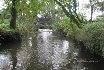 Image de Rustic, rural, romantic, riverside: Love-Lee Little Cottage