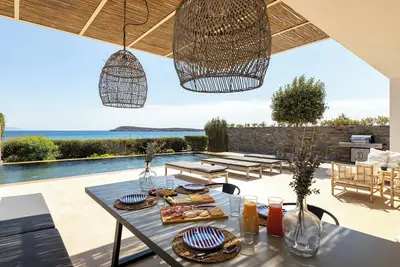 Image de Aequora Villa Ii - Beachfront, 5 min away from the Golden Beach, Infinity Pool