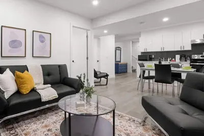 Image de 2br Bsmt Suite Retreat near Airport & Trails | Ac