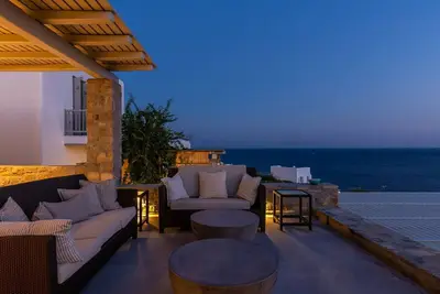 Image de Serene Seaside Villa with Infinite Sea Views