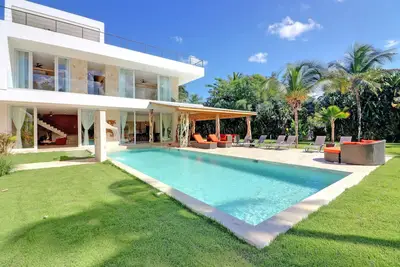 Image de Casa Sirenas at Las Terrenas: Spacious 6-bedroom for 14 pax villa close to beach