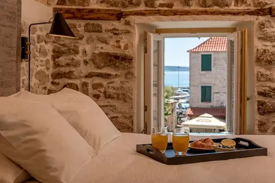 Image de Suite in the heart of the city, just a few meters from the sea
