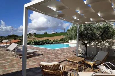 Image de House with infinity pool in the hills near the sea and Trapani