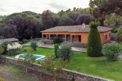 Image de More Terracotta. Fabulous house located among vineyards.