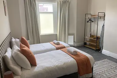 Image de Curzon- 2 Bedroom 5 Beds Ideal for Contractors