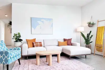 Image de Free Parking Spacious 2br Apt Walk to Sky Tower