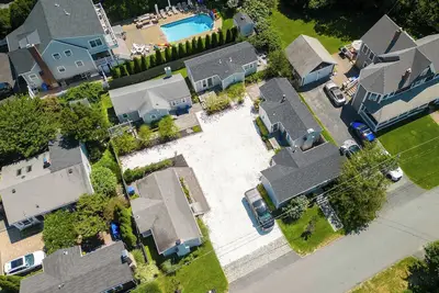 Ellery Beach Bungalow #43– Walk to Beaches & Bites