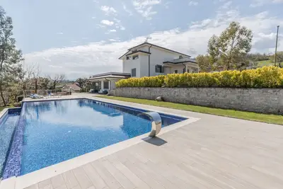 Image de Ville Petrara: villa with pool and spa in the vineyards