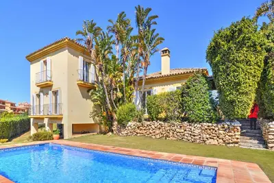 Image de Villa with a blend of andalusian charm and modern comfort