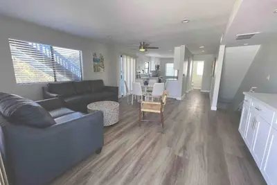 Image de Bayside getaway\nJust finished remodel