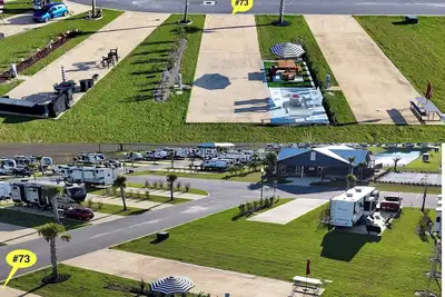 Image de Premium Rv Site ⛱️ Resort Amenities 👙Heated Pool🎢 Near Owa & Beaches 🐚🏝️🌊!