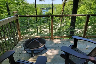 Image de Treehouse overlooking the lake
