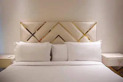 Image de Bright and Airy 2-Bedroom Apartment – With Balconies and City Views