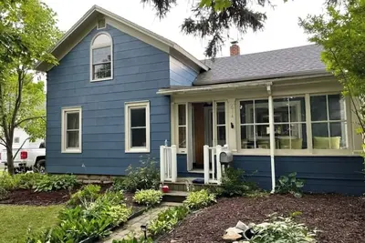 Image de Village Gem - convenient, Spacious, 2 bedroom - Can be Ada Accessible