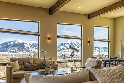 Image de Moonrise Ridge, a Contemporary Luxury Mountain Home set in Paradise Valley!