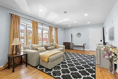 Image de Spacious 3br w/ Parking, Pool Access & Easy Commute to Nyc – Monthly Stays