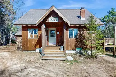 Image de Cozy Chalet with Modern Comforts and Mountain Adventure Awaits