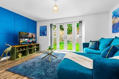 Image de Luxury Three Bedroom House - Parking - Garden