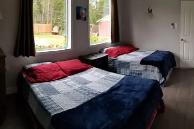 Image de Dawson's Cabin is your private country getaway with seasonal pool and hottub.