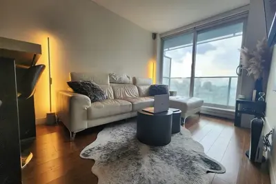 Image de Suite Blanche: Charming 1-bedroom+Den luxury condo in Vancouver with Ac, WiFi