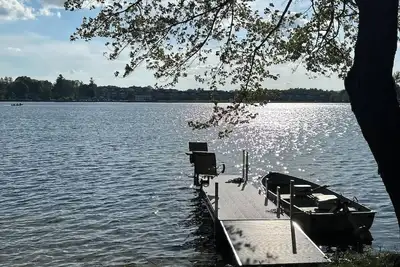 Image de Lake waterfront with beach & dock. Min 31 nights.