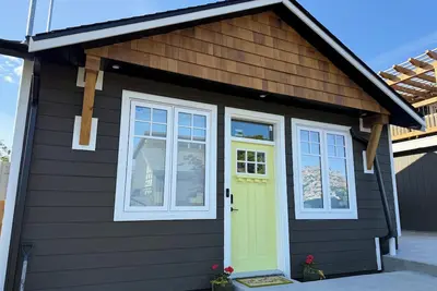 Image de Brass Apple Cottage | Stylish, New, A/C, Wi-Fi, Ev Charger & more