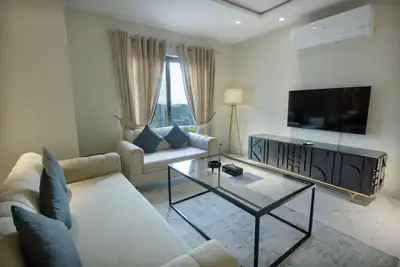 Image de Central Lahore 3-bedroom Apartment with Private Balconies and City Views