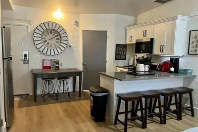 Image de Sips of Coffee, Heated Pool, Hot Tub Nights & Gym