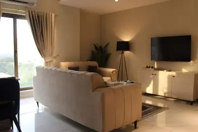 Image de 2 Bedrooom Apartment in the Heart of Lahore with Gym Access