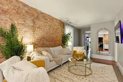 Image de Walk to Osu/Short North ~ Free Parking ~ Fire Pit