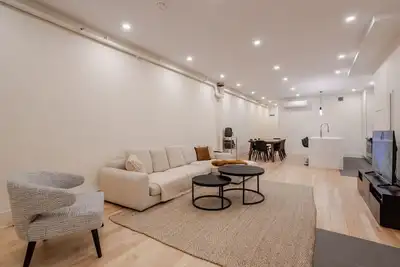 Image de Spacious 4br Prime Mtl Location