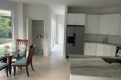 Image de 4-bedroom estate in fantastic Greenacres with Ac, WiFi