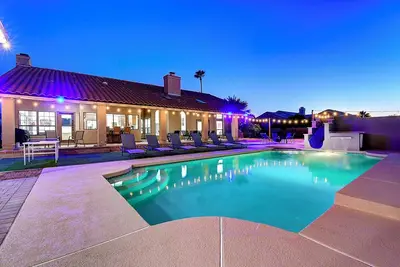 Image de New Scottsdalestays \"The Perfect\" Multimillion Estate w/14 Beds-Pool-Hot Tub.