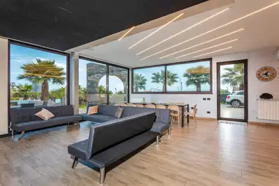 Image de Villa 'Clelia - Catania Garden' avec vue sur mer, bain à remous et climatisation