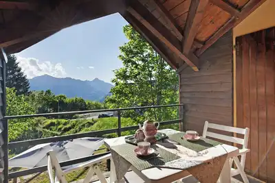 Image de Maison de vacances 'Careggine' avec vue sur les montagnes, terrasse privée et Wi-Fi