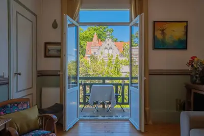 Image de Appartement Charmant dans la Ville d'Hiver Historique