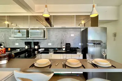 Image de Studio na frente do Shopping Curitiba, com garagem