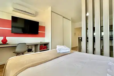 Image de Studio na frente do Shopping Curitiba, com garagem