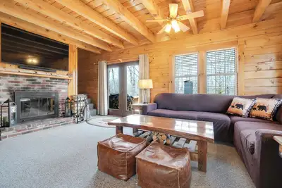 Image de Log Cabin Lane- Cozy Maine Cabin