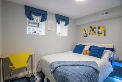 Image de New Private West Loop 1br with Backyard near Green Line and Cta