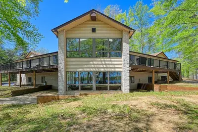 Image de Shangri-La- Private Waterfront Setting, Kayaks, Dock, Decks