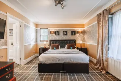 Image de Tranquil Stay with Swimming Pool & Exclusive Spa Access, Breakfast Included