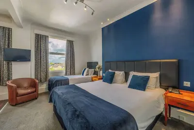 Image de Prime Location! Walk to Southend Beach, Pier & Seafront Dining