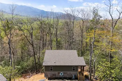 Image de Hot Tub Micro Cabin #7 | 24 min to Gatlinburg