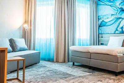 Image de Family Friendly stay - Enjoy Modern Amenities, Scenic Outdoor & Beach access