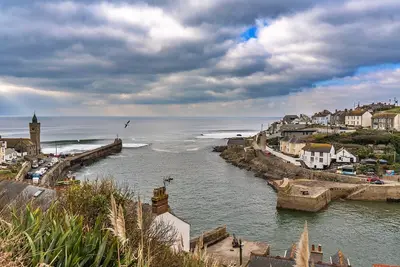 Image de Cottage dans la ville portuaire de Porthleven, Sans dépôt