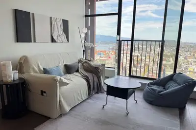 Image de Modern Gastown Gem | Unbeatable Views+Luxe Comfort