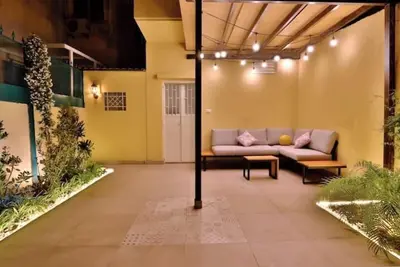Image de Achrafieh 3br Apt/5 min to Museum/Bbq+Garden+Hotub