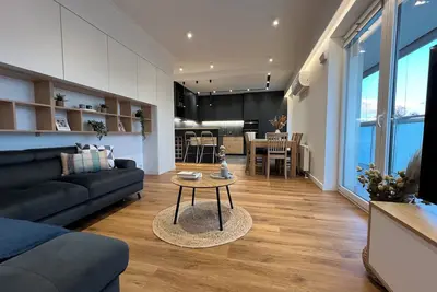 Image de M4 Luxury Apartment in the City Center-Air-condition, Parking, Balcony, Atlas Arena