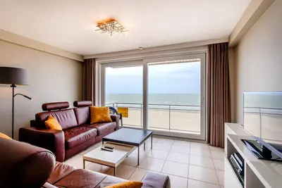 Image de Appartement et bien entretenu en front de mer